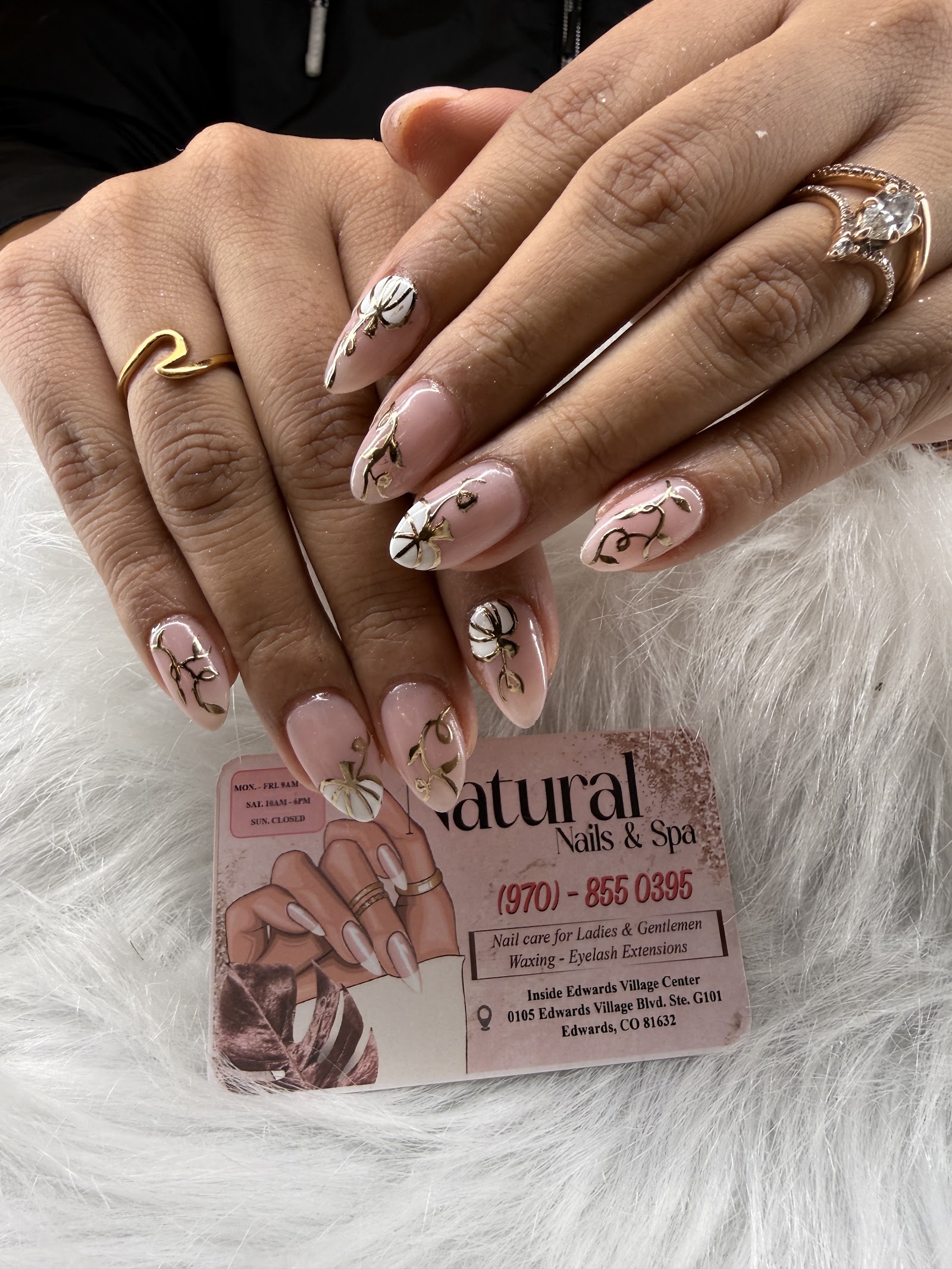 Natural Nails & Spa nail photo 2